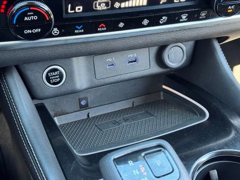 Used 2022 Nissan Rogue Platinum w/ Head-Up Display Package image 15