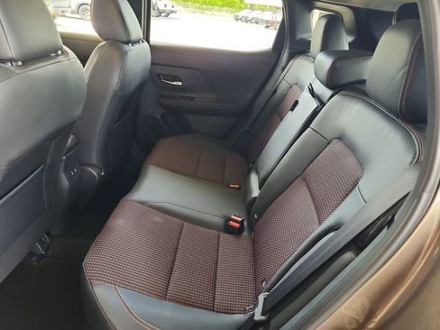 Used 2025 Nissan Kicks SR image 20