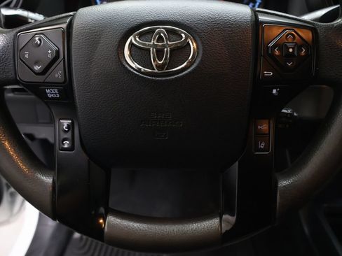 Used 2018 Toyota Tacoma SR RWD image 17