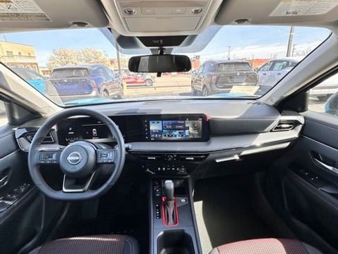 New 2025 Nissan Kicks SR image 25