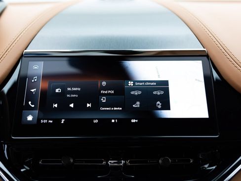 Used 2026 Aston Martin DBX S AWD/4WD image 31