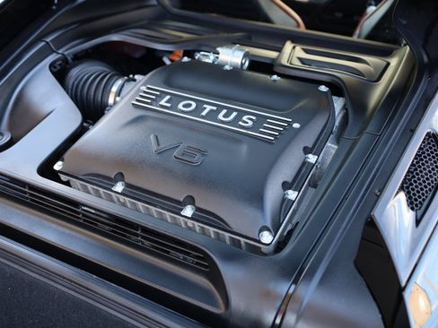 Used 2024 Lotus Emira First Edition image 7