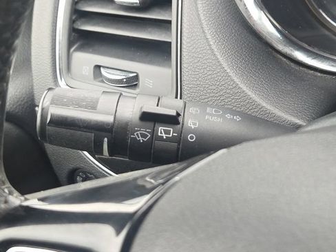 Used 2015 Chrysler Town & Country S FWD image 38