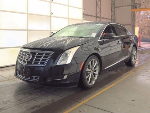 Used 2015 Cadillac XTS image 1