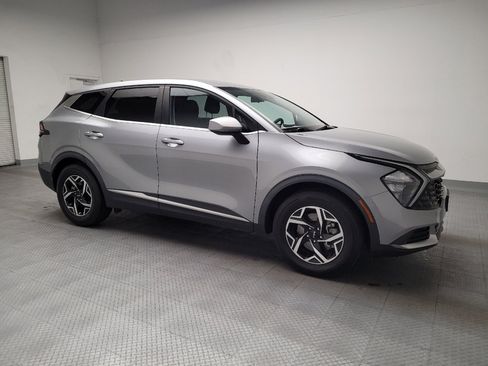 Used 2023 Kia Sportage LX image 11