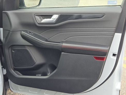 Used 2025 Ford Escape ST-Line w/ Tech Pack #1 image 4