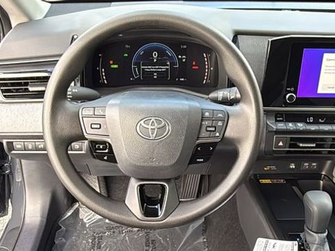 Used 2025 Toyota Camry LE w/ Convenience Package image 21