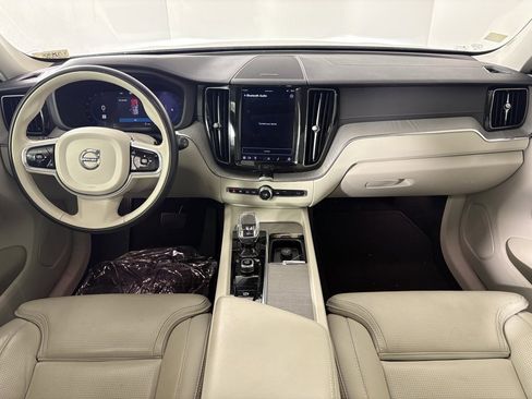 Used 2023 Volvo XC60 B5 Ultimate w/ Climate Package image 39