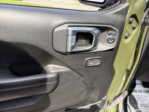 Used 2021 Jeep Wrangler Sport AWD/4WD image 14
