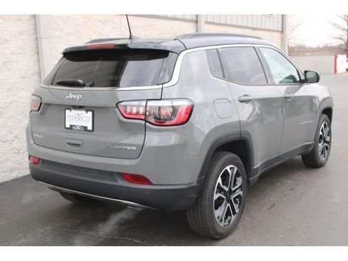 Used 2023 Jeep Compass Limited image 3
