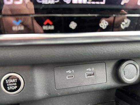 Used 2023 Nissan Rogue SL w/ SL Premium Package image 24