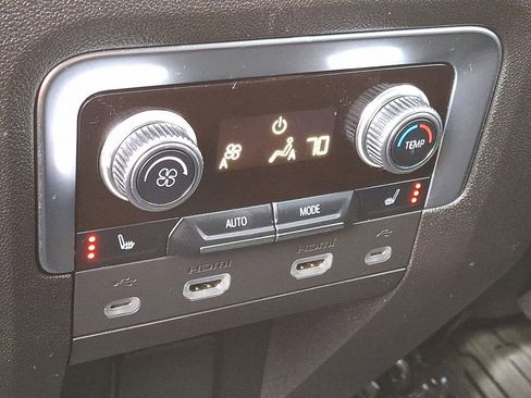 Used 2021 GMC Yukon XL Denali w/ Denali Premium Package image 13