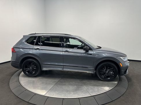 Used 2024 Volkswagen Tiguan SE R-Line AWD/4WD image 8