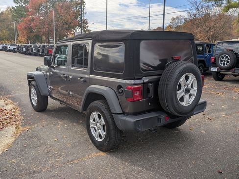 Used 2018 Jeep Wrangler Unlimited Sport S image 7