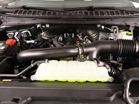New 2026 Lincoln Navigator Premiere AWD/4WD image 21