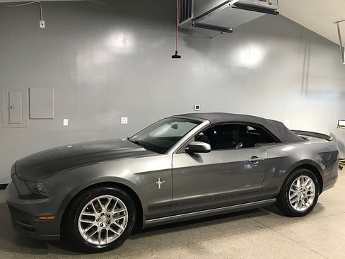 Used 2013 Ford Mustang Premium w/ Electronics Pkg RWD image 14