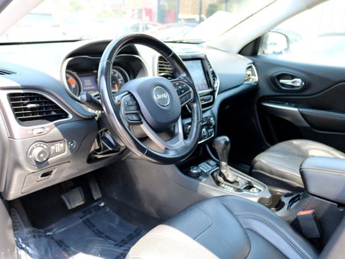 Used 2020 Jeep Cherokee Limited image 16