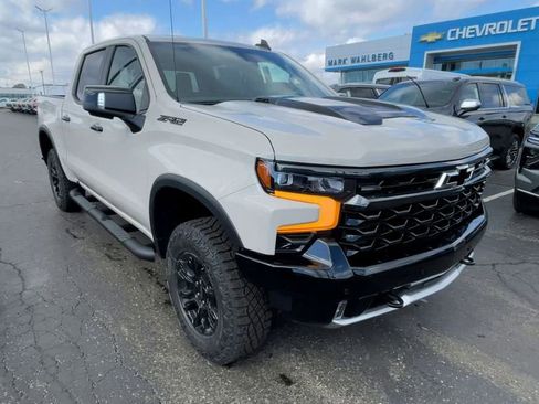 New 2026 Chevrolet Silverado 1500 ZR2 w/ Dark Appearance Package AWD/4WD image 4