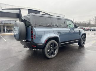 Used 2024 Land Rover Defender 110 X-Dynamic SE video 3