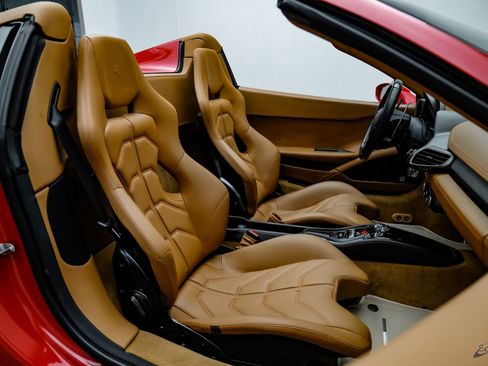 Used 2013 Ferrari 458 Spider image 66