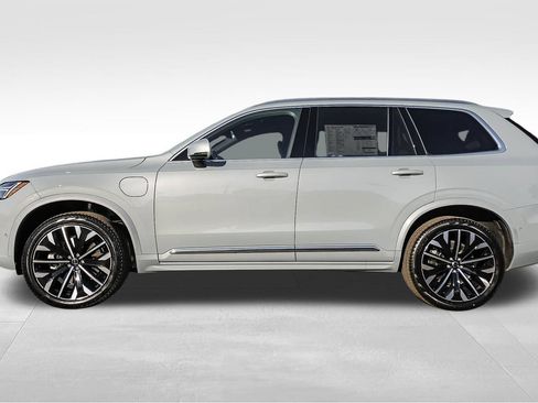 New 2026 Volvo XC90 T8 Plus w/ Protection Package AWD/4WD image 8