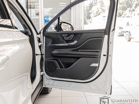 Used 2020 Lincoln Corsair AWD w/ Premium Package image 38
