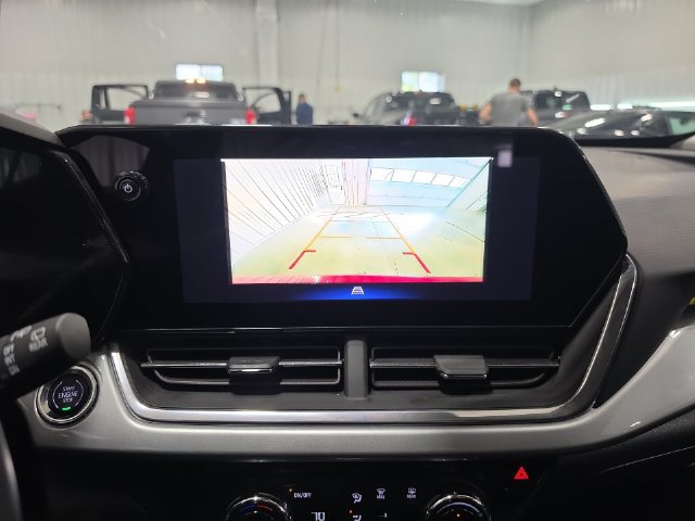 Used 2024 Chevrolet Trax LT w/ Driver Confidence Package FWD image 9