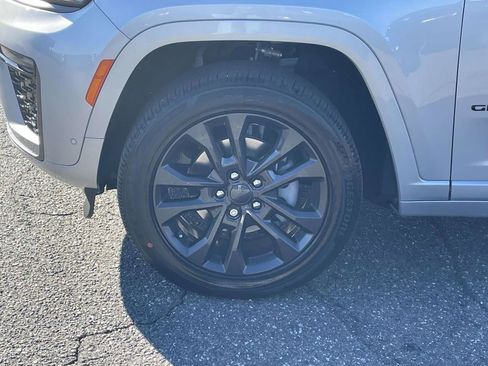 New 2026 Jeep Grand Cherokee Limited AWD/4WD image 8
