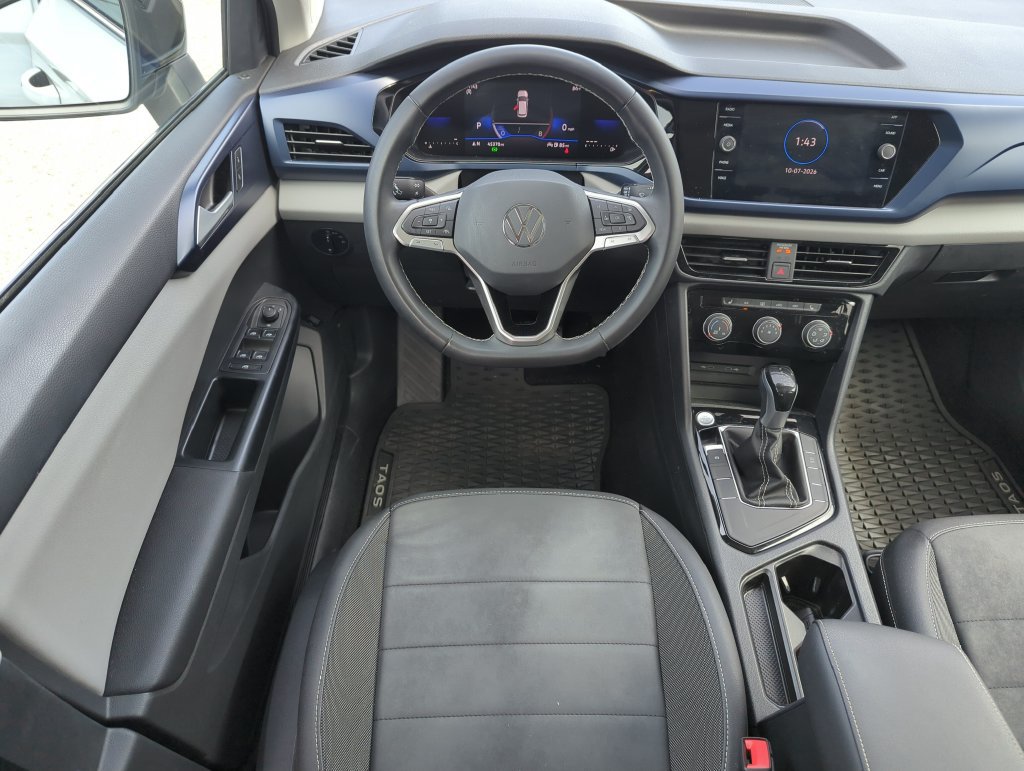 Used 2023 Volkswagen Taos SE w/ Panoramic Sunroof Package FWD image 14