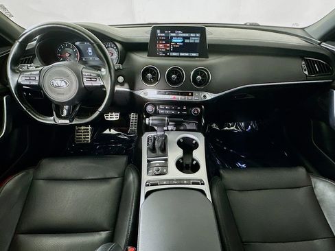 Used 2018 Kia Stinger GT1 image 16