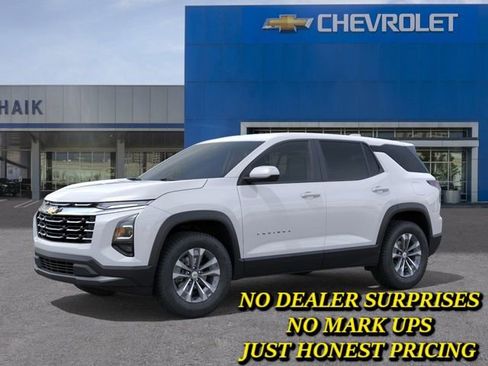 New 2026 Chevrolet Equinox LT FWD image 2