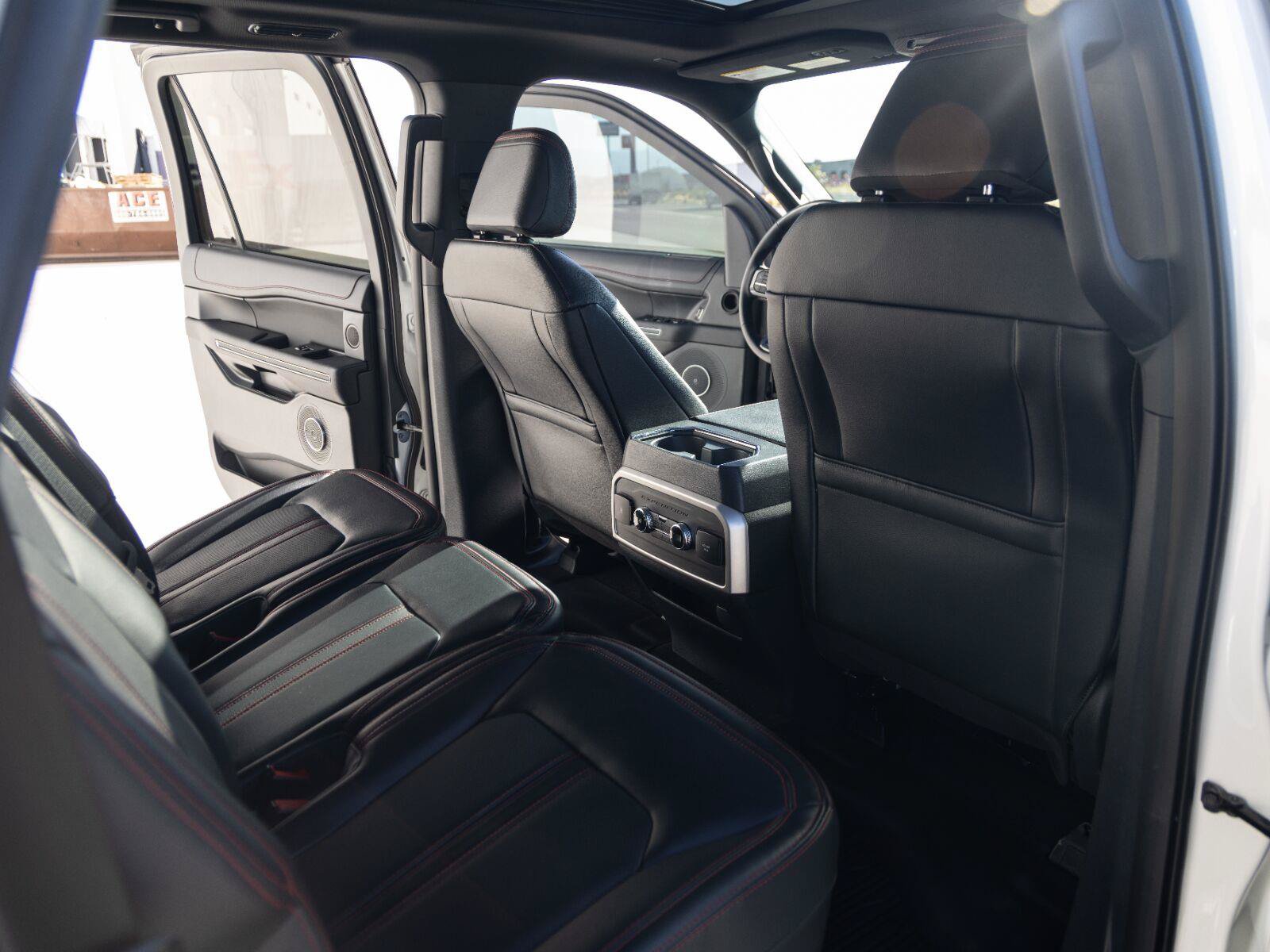 Used 2024 Ford Expedition Max Limited AWD/4WD image 24