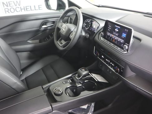 New 2026 Nissan Rogue SV image 30