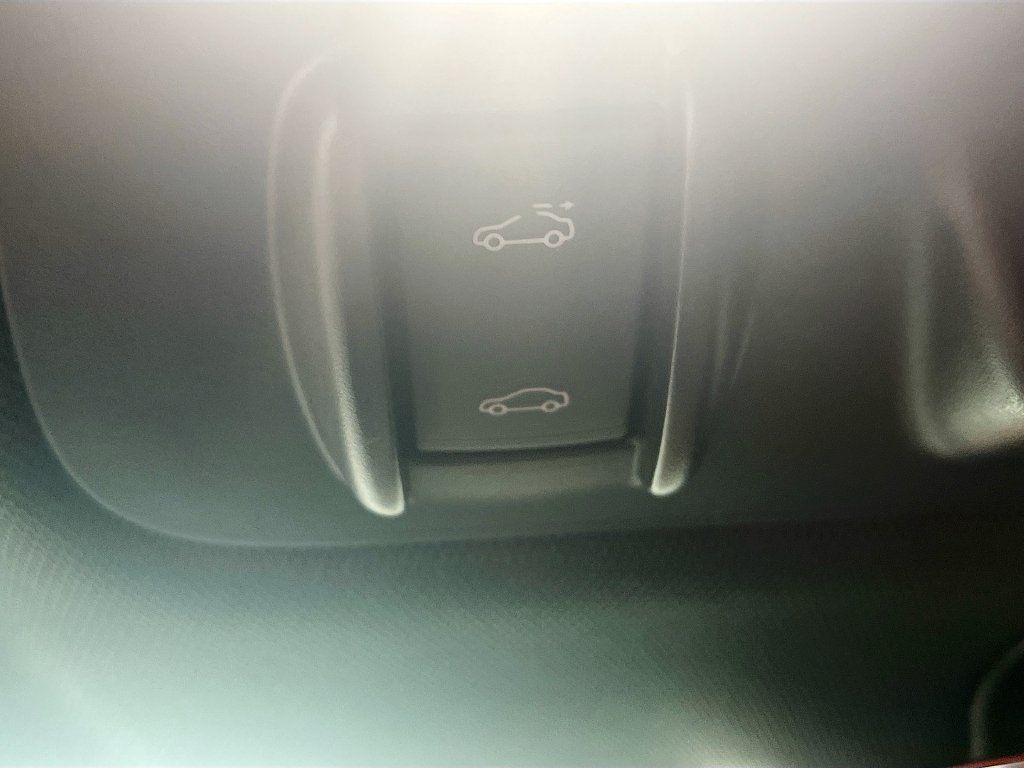Used 2021 Chevrolet Camaro ZL1 RWD image 23