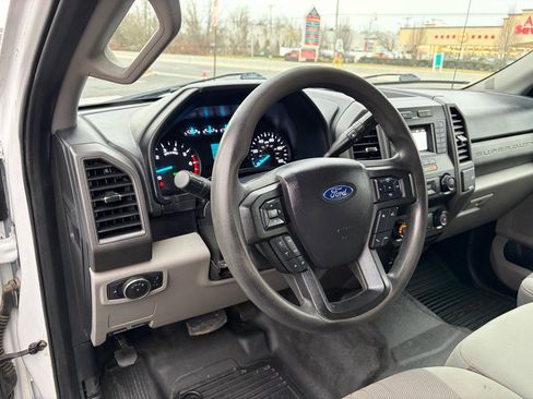 Used 2020 Ford F250 XL w/ Power Equipment Group image 19
