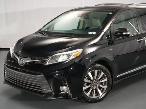 Used 2019 Toyota Sienna Limited Premium w/ Protection Package AWD/4WD image 4