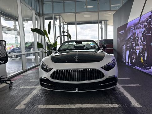 New 2026 Mercedes-Benz Maybach SL 680 image 5