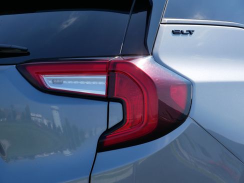 Used 2023 GMC Terrain SLT w/ Elevation Edition AWD/4WD image 15