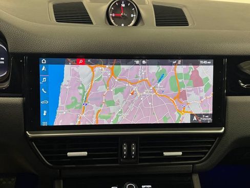 Certified 2019 Porsche Cayenne AWD/4WD image 17