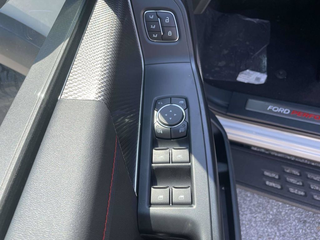 New 2026 Ford F150 Raptor AWD/4WD image 16