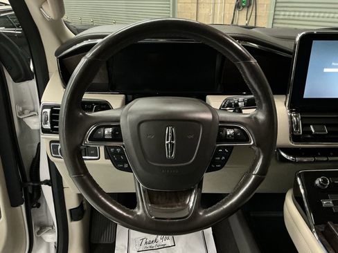 Used 2018 Lincoln Navigator Select w/ Technology Package image 26