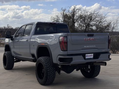 Used 2025 GMC Sierra 2500 AT4 w/ AT4 Premium Plus Package AWD/4WD image 4