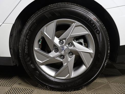 Certified 2025 Hyundai Sonata SE image 16