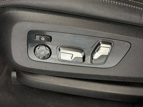 Used 2025 BMW X5 xDrive50e AWD/4WD image 13