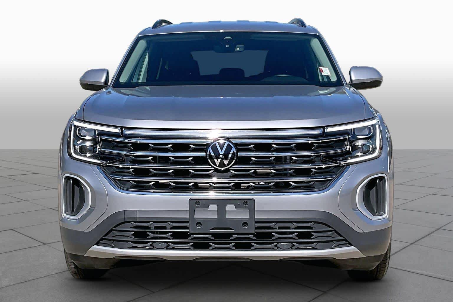Used 2026 Volkswagen Atlas SE FWD image 4