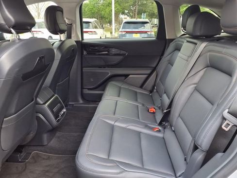 New 2026 Lincoln Nautilus Premier image 8