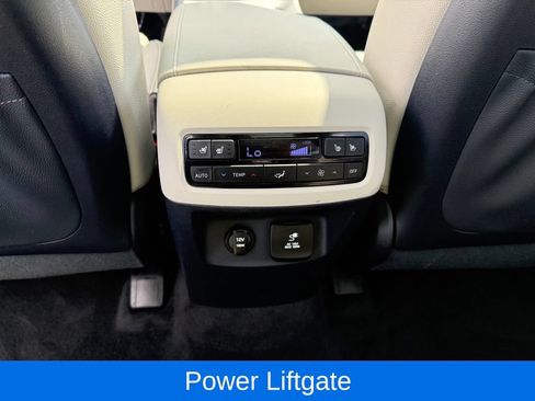 Used 2023 Hyundai Palisade Limited AWD/4WD image 19