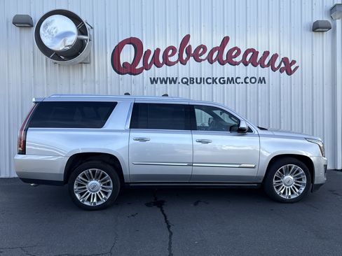 Used 2019 Cadillac Escalade ESV Platinum image 38