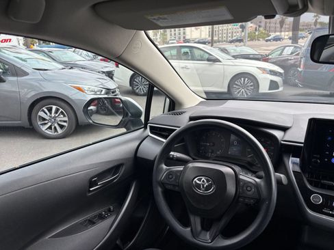 Used 2025 Toyota Corolla LE FWD image 32
