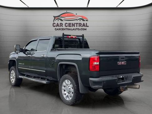 Used 2017 GMC Sierra 2500 Denali w/ Duramax Plus Package AWD/4WD image 3
